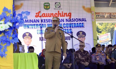 Pemerintah Daerah Kabupaten Luwu meluncurkan layanan kesehatan berbasis KTP elektronik, Senin (28/4/2025).